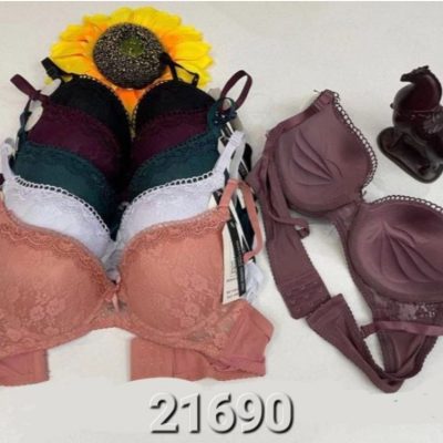 ⚜️سوتین اسفنجی قلاب بافی فنردار اعلاء⚜️ کد21690 فروش عمده پوشاک