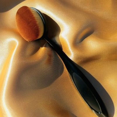 خرید عمده براش رژگونه همراه با جای طلقی - ابزار آرایشی عمده