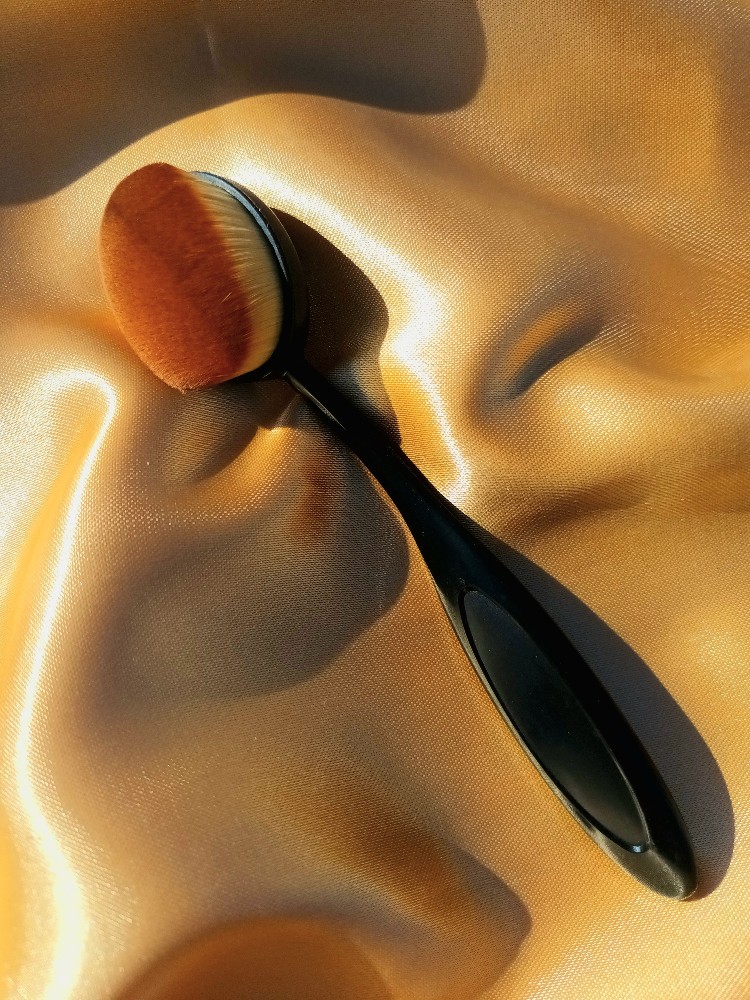 خرید عمده براش رژگونه همراه با جای طلقی - ابزار آرایشی عمده