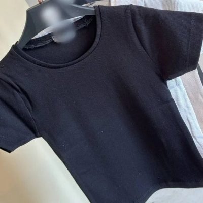 خرید عمده کراپ تیشرت آستین دار یقه گرد کبریتی - تاپ و تیشرت زنانه عمده