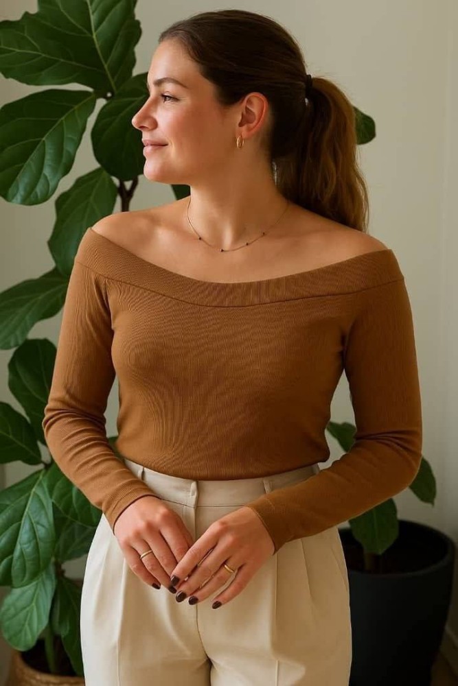 بلوز آستین بلند یقه دلبر کد 135297 - خرید بلوز تک زنانه عمده