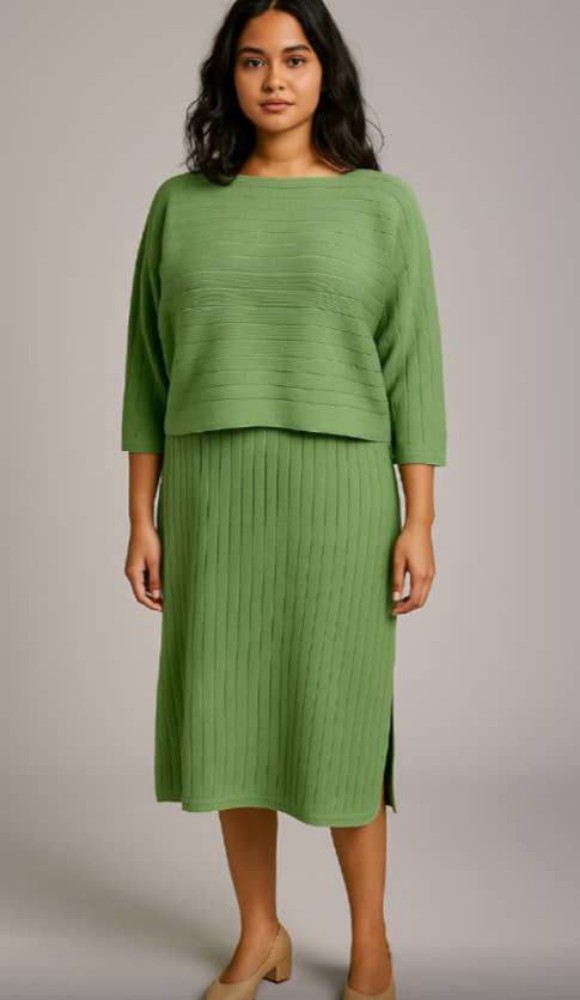 ست دوتیکه کراپ سارافن بغل چاک راه راه کد 135029 - خرید ست بلوز شلوار زنانه عمده