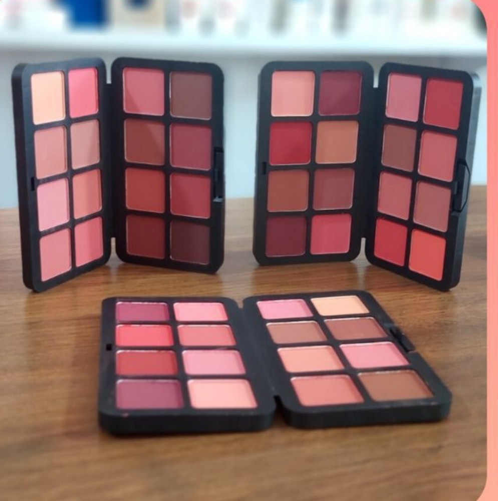 فروش عمده پالت سایه برند: carla secre اورجینال کد 132933