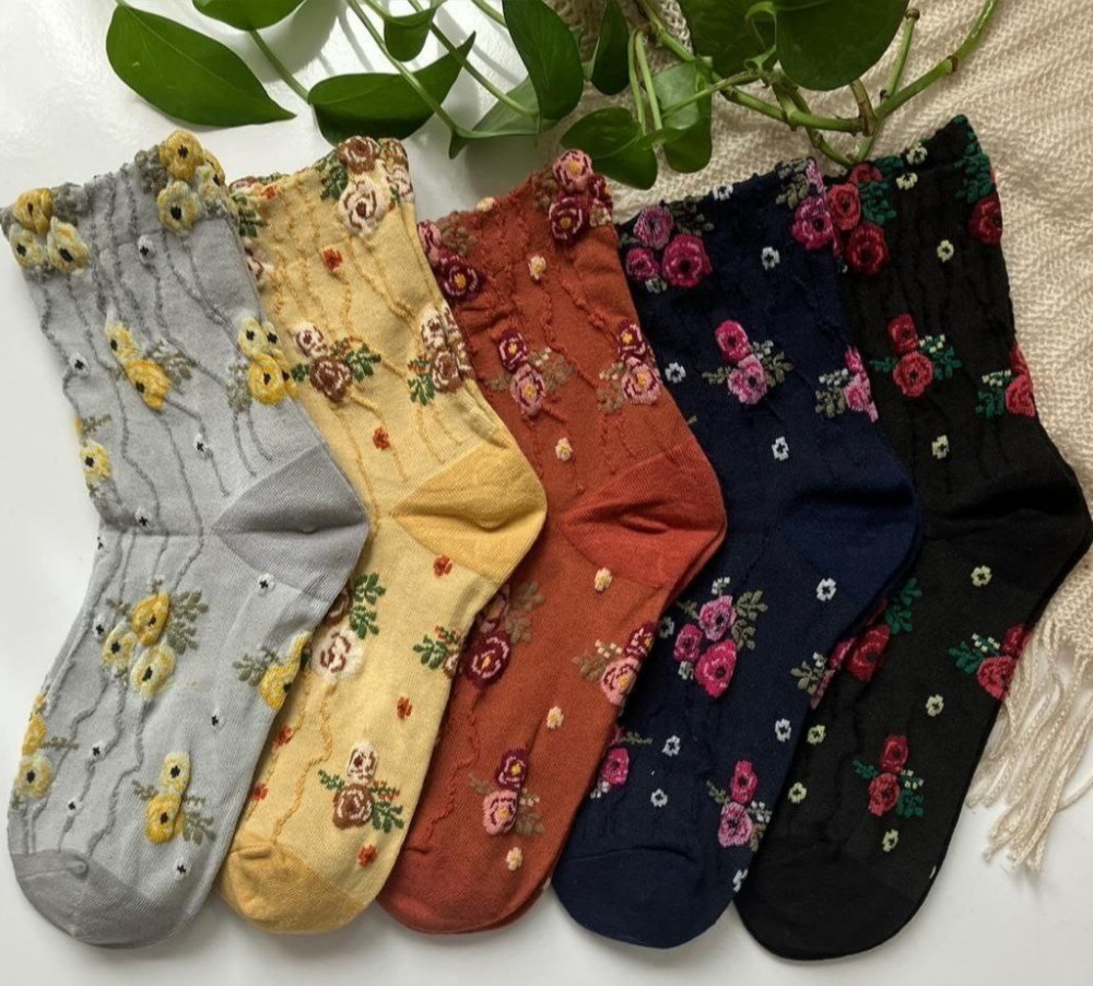 فروش عمده 🔥 جوراب ساقدار زنانه گل برجسته خارجی کد 132815