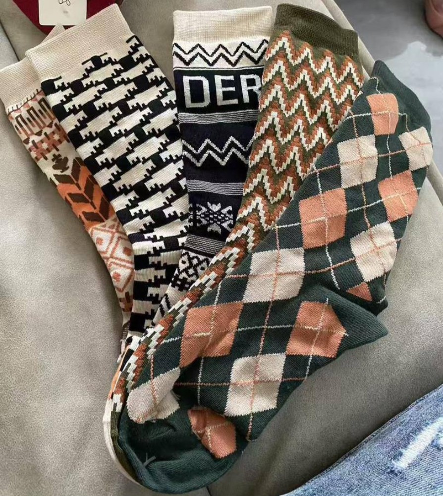 فروش عمده 🔥 جوراب ساقدار زنانه فانتزی طرح دار خارجی کد 133225