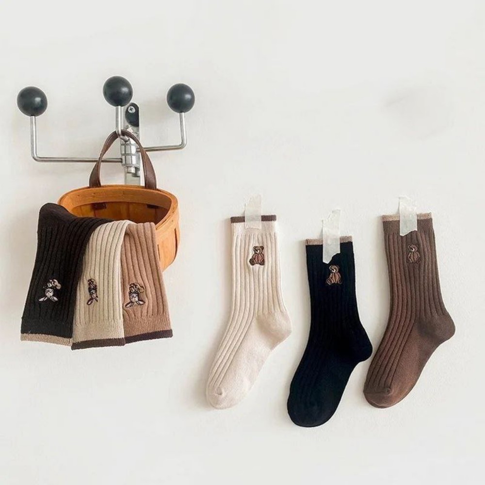 جوراب زنانه ساقدار کبریتی گلدوزی خارجی کد 133472 - خرید جوراب زنانه عمده