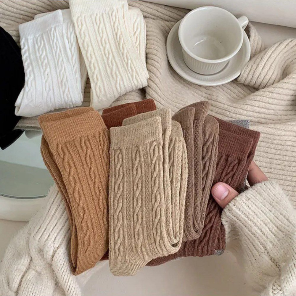 جوراب زنانه ساقدار برجسته گیس بافت خارجی کد 134218 - خرید جوراب زنانه عمده