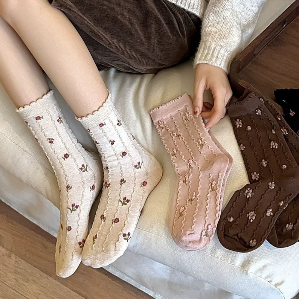 جوراب زنانه ساقدار گل ریز برجسته خارجی کد 135096 - خرید جوراب زنانه عمده