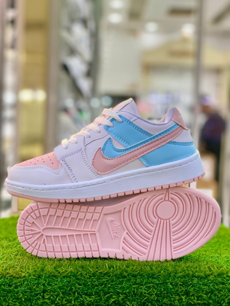 دو نایک کد 138357 - خرید کفش اسپرت زنانه عمده