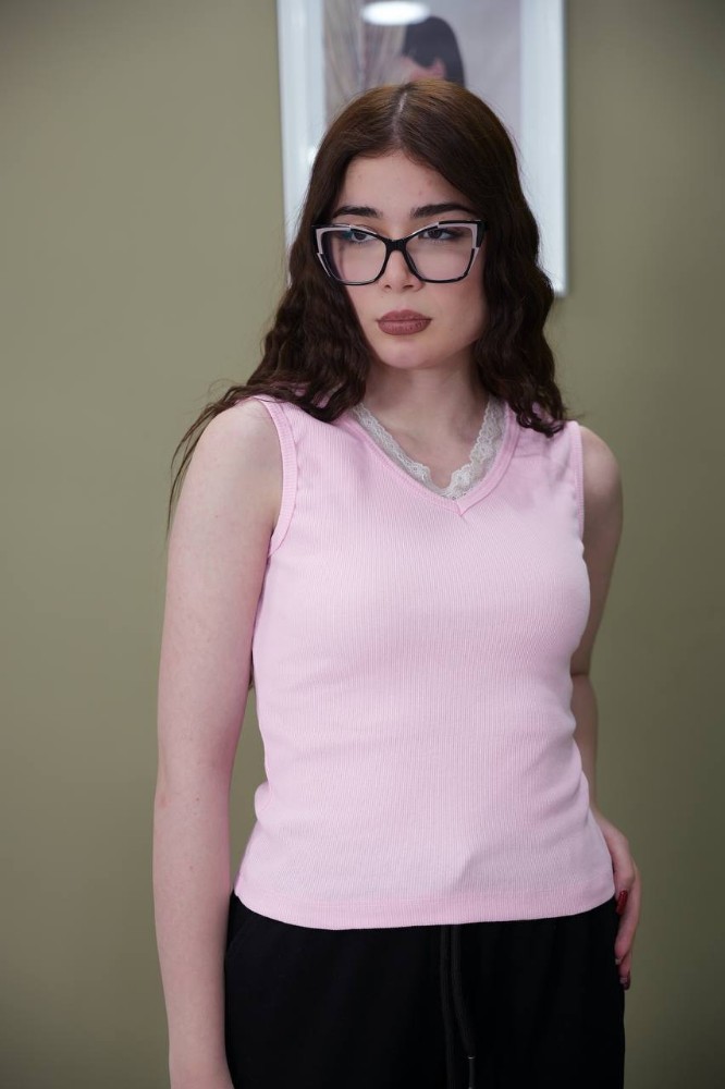 تاپ یقه گیپور کد 136711 - خرید تاپ و تیشرت زنانه عمده