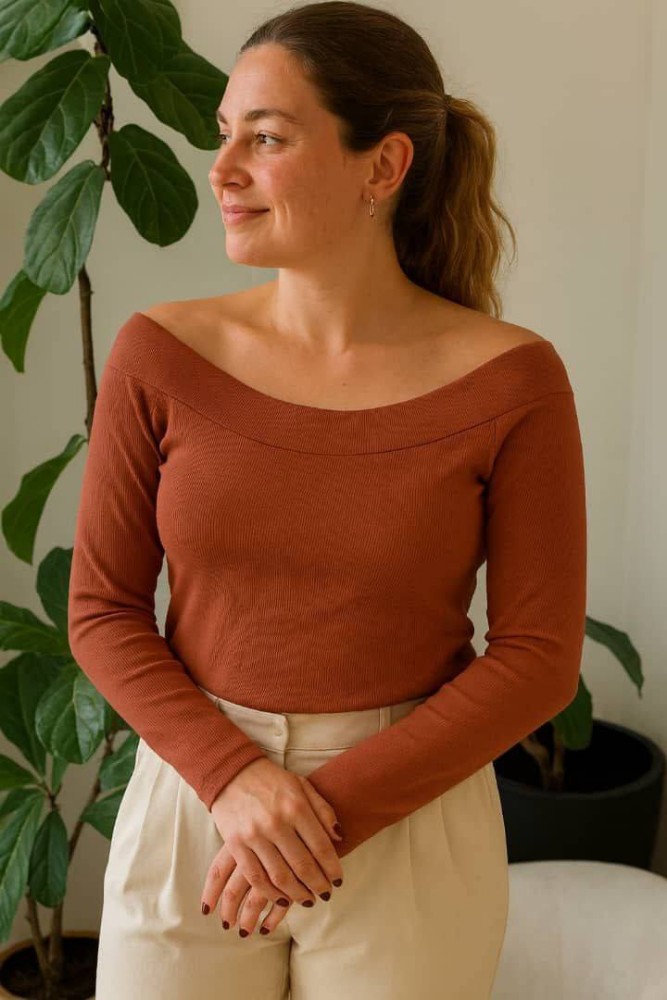 بلوز یقه قایقی کد 137972 - خرید بلوز تک زنانه عمده