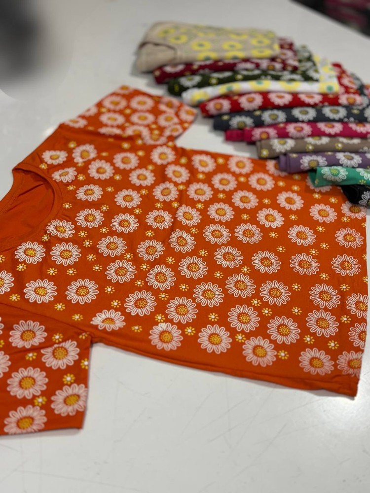 کراپ بابونه کد 135756 - خرید تاپ و تیشرت زنانه عمده