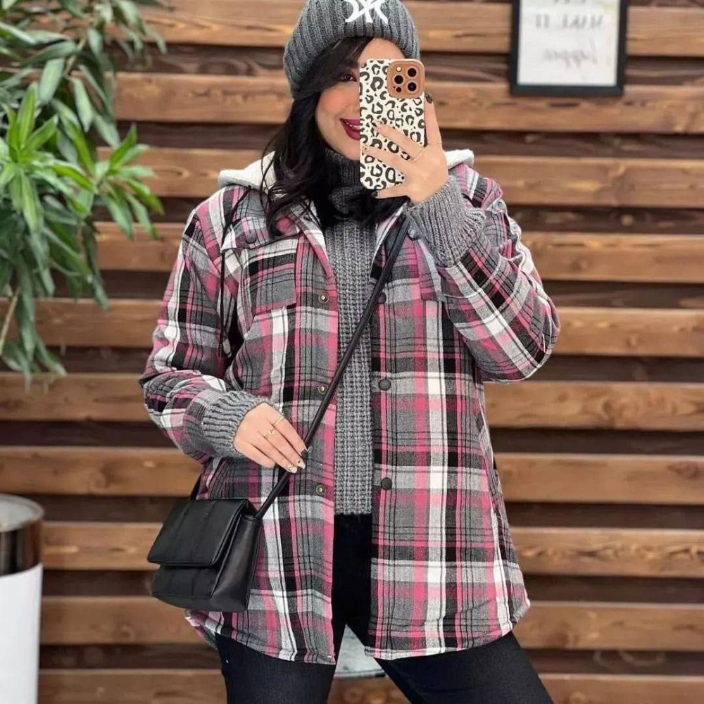 شکت جلو دکمه داخل خز کد 137570 - خرید کاپشن و هودی زنانه عمده