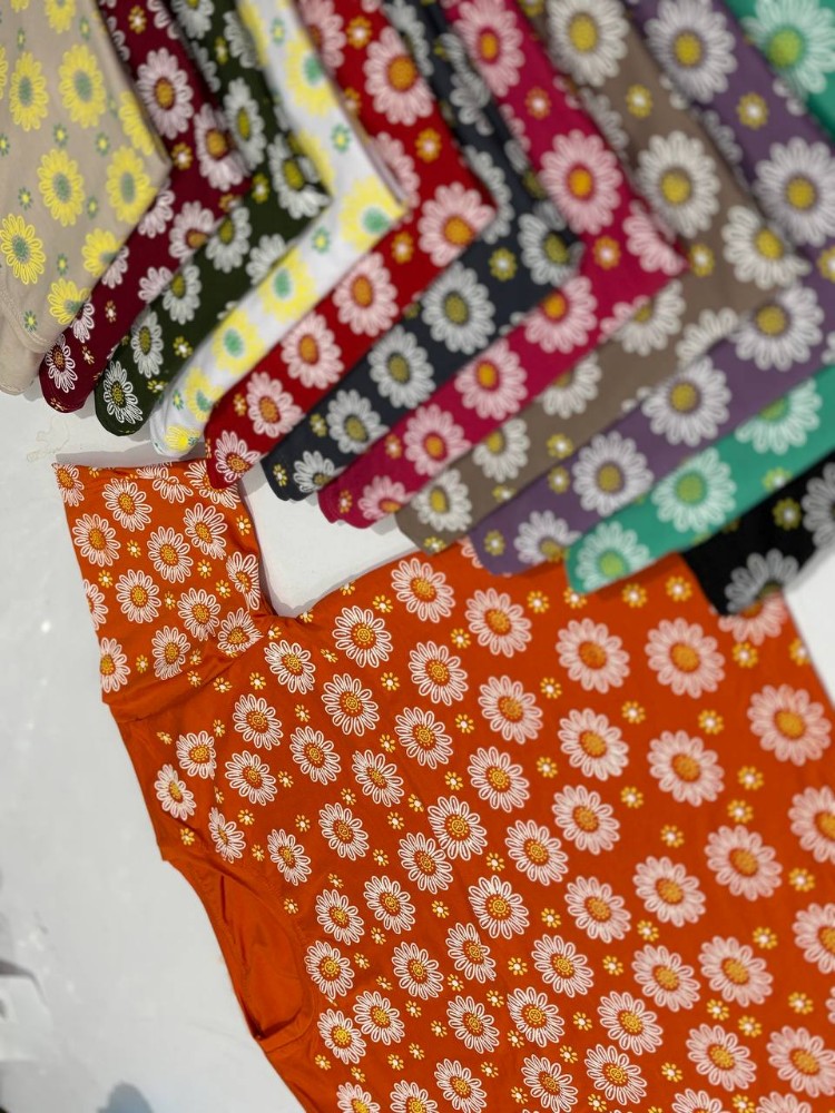 کراپ بابونه کد 136007 - خرید تاپ و تیشرت زنانه عمده