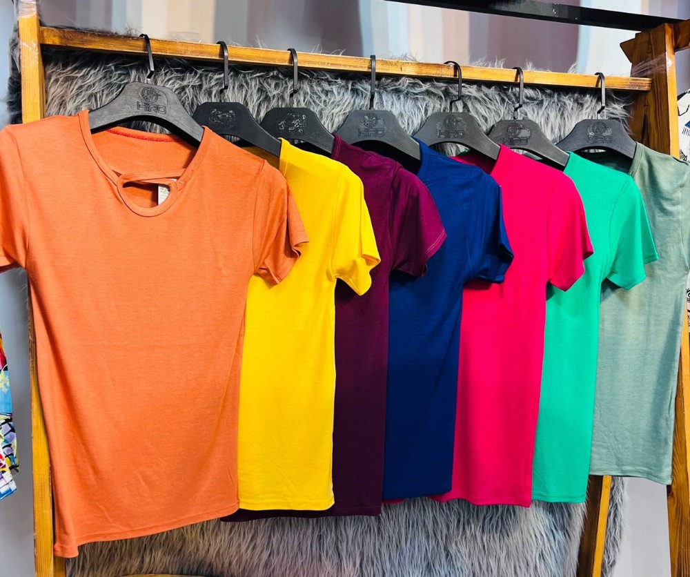 تیشرت یقه ضربدری کد 136467 - خرید تاپ و تیشرت زنانه عمده