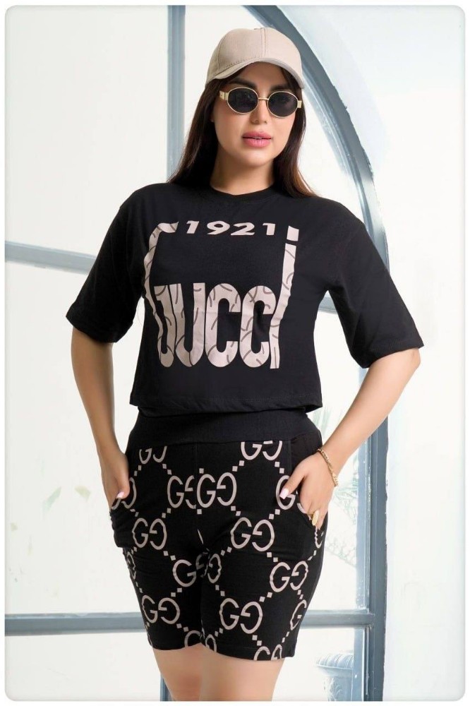 ست کراپ شورتک گوجی کد 137431 - خرید ست تاب شلوارک زنانه عمده