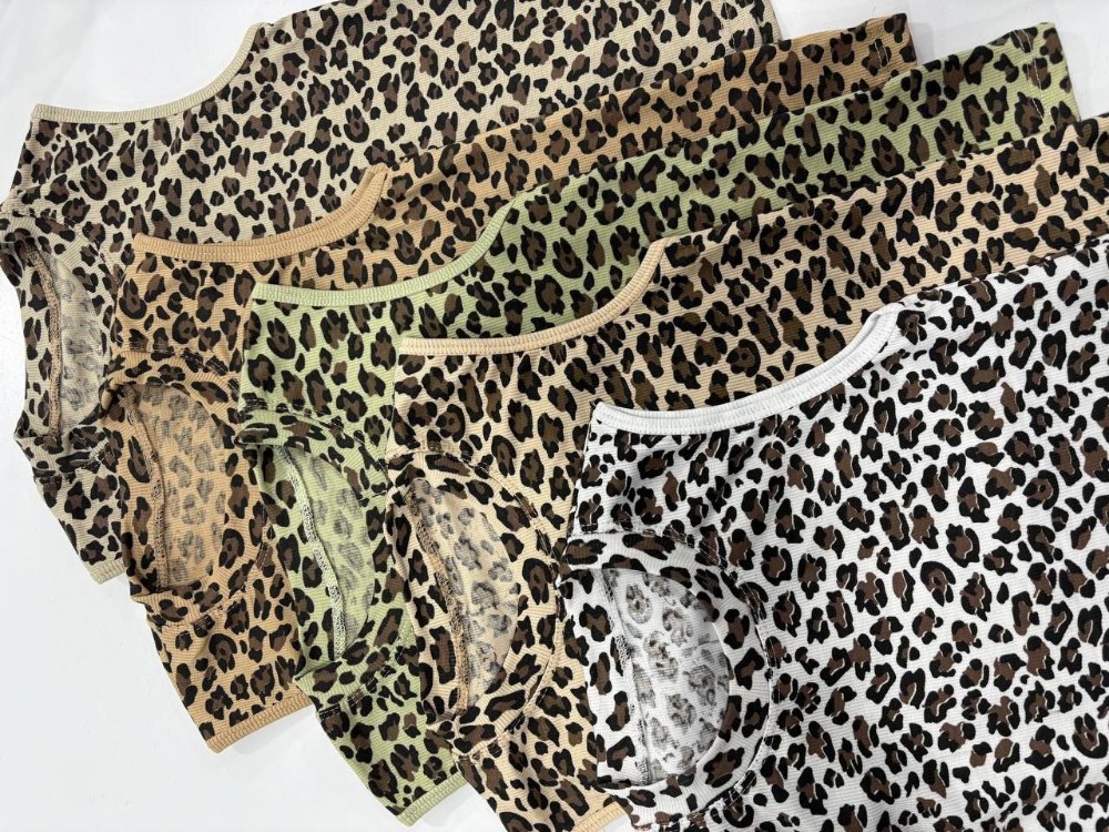 زیرمانتویی پلنگی کد 138330 - خرید تاپ و تیشرت زنانه عمده