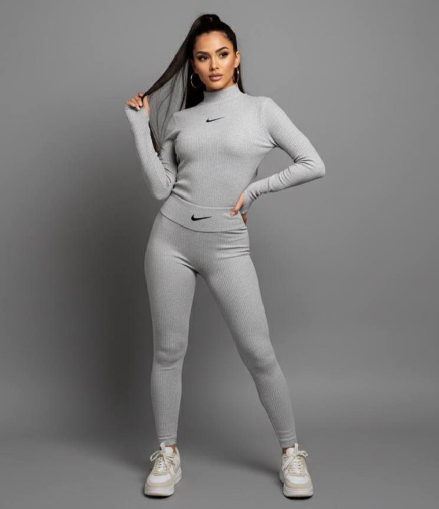 ست باشگاهی گلدوزی نایک کد 136887 - خرید ست تیشرت شلوار زنانه عمده