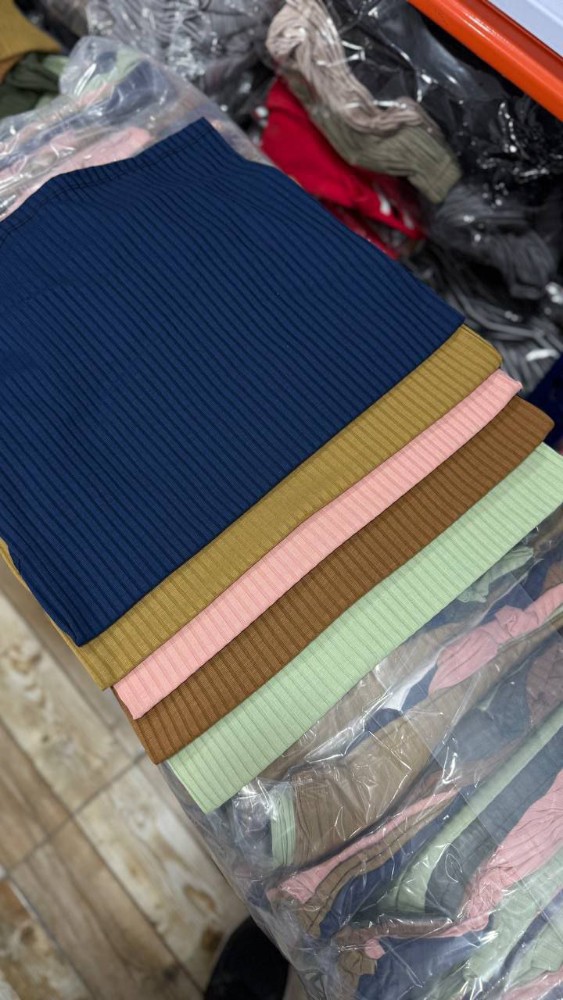 زیرمانتویی یقه اسکی کد 136907 - خرید تاپ و تیشرت زنانه عمده