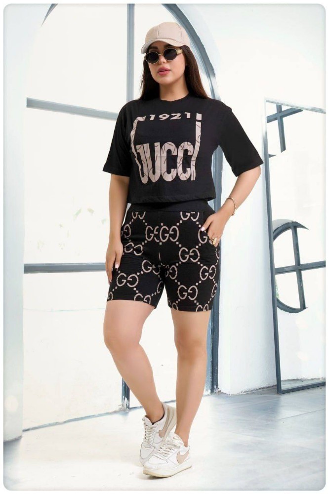 ست کراپ شورتک گوجی کد 137479 - خرید ست تاب شلوارک زنانه عمده