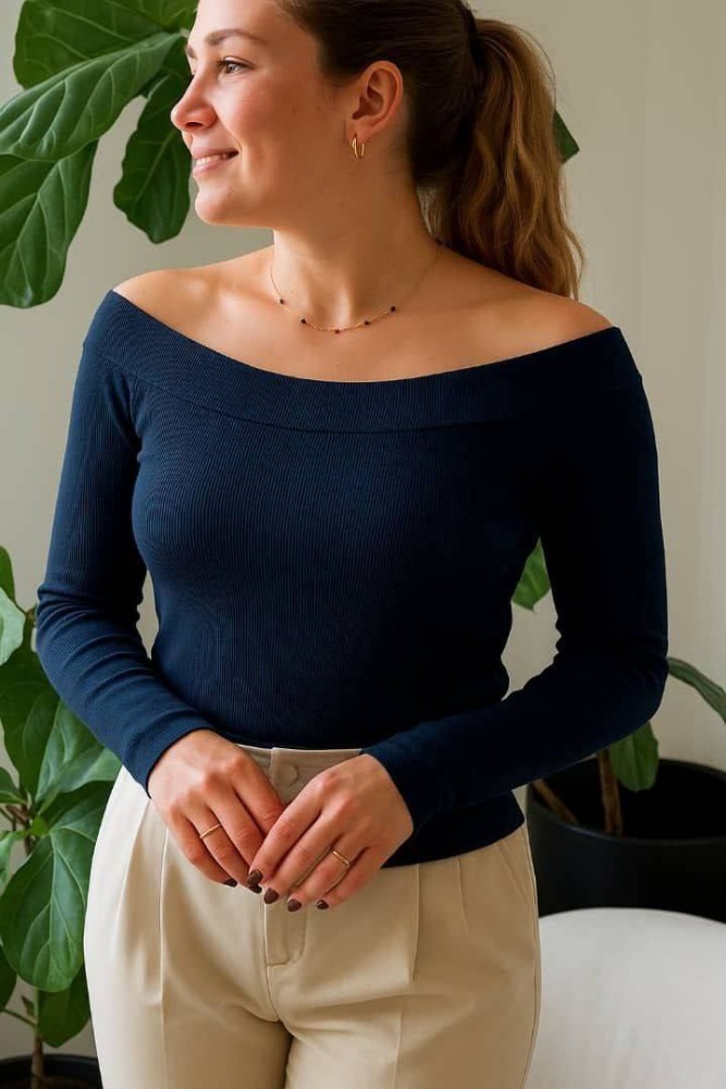 بلوز آستین بلند یقه دلبر کد 138347 - خرید بلوز تک زنانه عمده