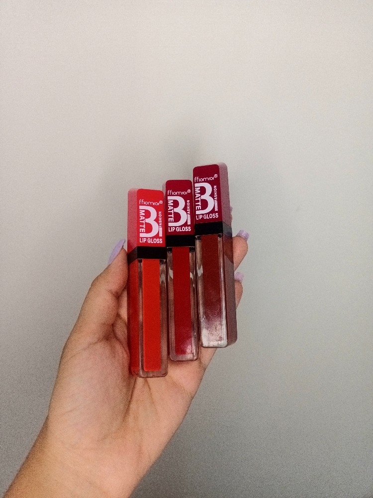 لیپ گلاس مایع برند فلورمار🌹 کد 136589 - خرید آرایشی لب عمده