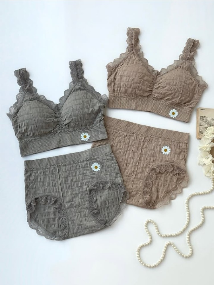 ست شورت وسوتین طرح بابونه کد 136047 - خرید شورت و سوتین زنانه عمده