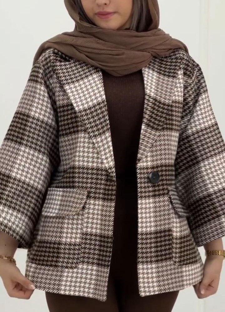 کت زنانه چهار خانه یقه انگلیسی و آستردار کد 136683 - خرید کت و شلوار زنانه عمده