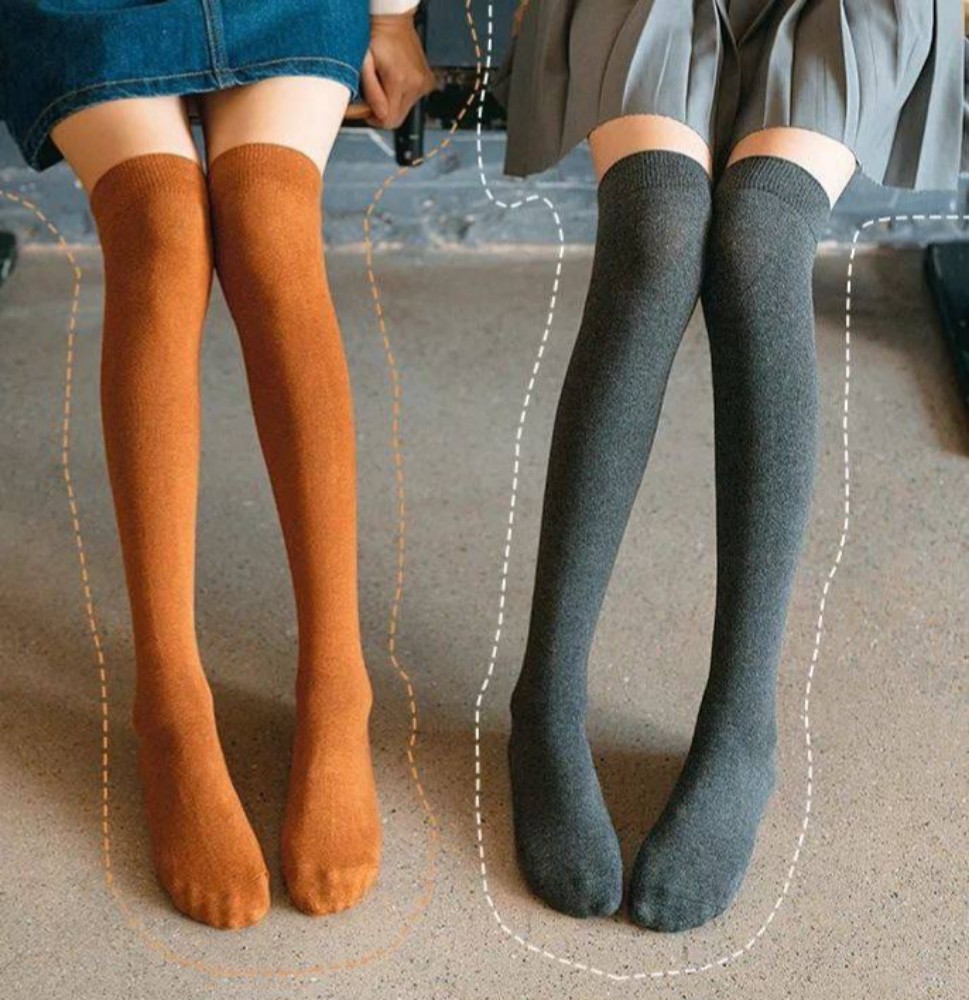 جوراب زنانه بالا زانو ساده رنگی خارجی کد 138797 - خرید جوراب زنانه عمده