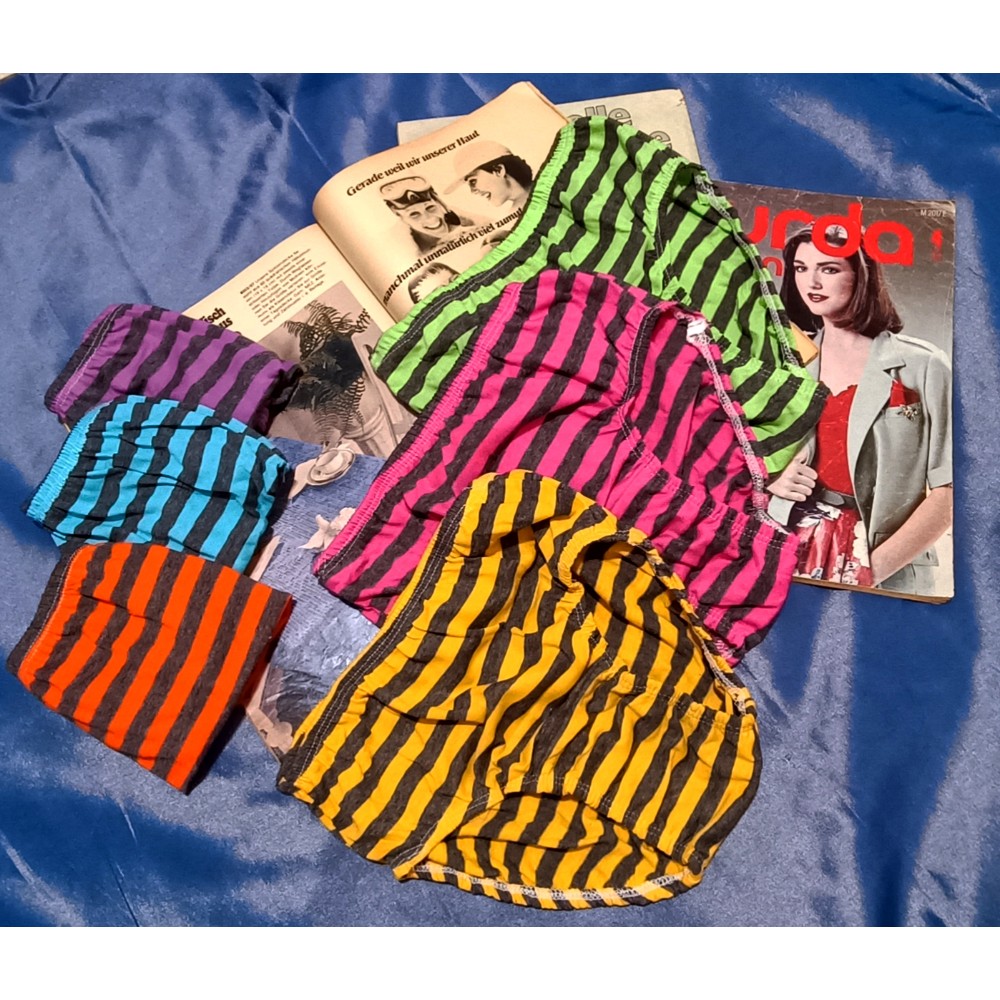 شرت شورت نخ پنبه زنانه راه راه ریز سایز XL کد 135933 - خرید شورت زنانه عمده