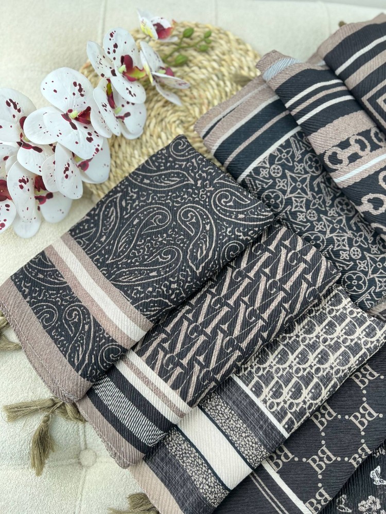 روسری پلیسه لمه دار کد 139617 - خرید شال و روسری زنانه عمده