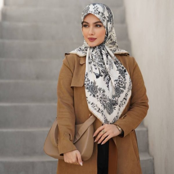 خرید عمده روسری زنانه ابریشم سایز ۱۲۰