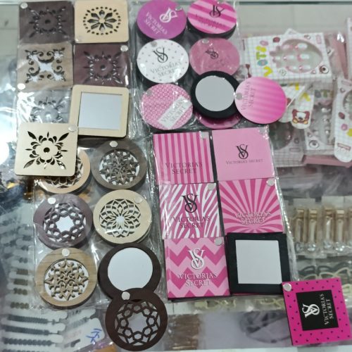 آینه چوبی کد 135560 - خرید ابزار آرایشی عمده