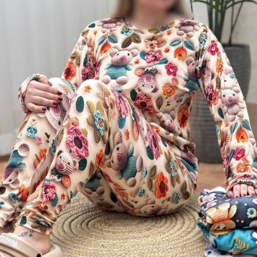 فروش عمده ست بلوز شلوار زنانه مخمل سه بعدی کد 130428