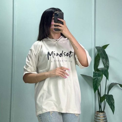 تیشرت باکسی کلاهدار کد 138495 - خرید تاپ و تیشرت زنانه عمده