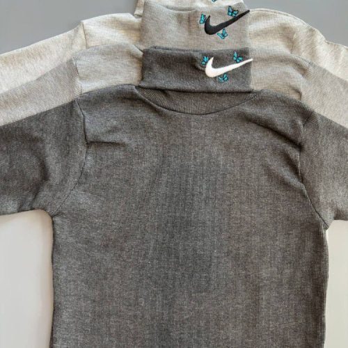 بلوز یقه اسکی گلدوزی نایک کد 136890 - خرید بلوز تک زنانه عمده