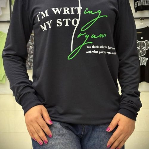 بلوز آستین دار چاپ دار کد 137110 - خرید بلوز تک زنانه عمده