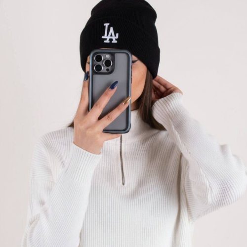 کلاه بافت گلدوزی LA کد 137153 - خرید شال و روسری زنانه عمده