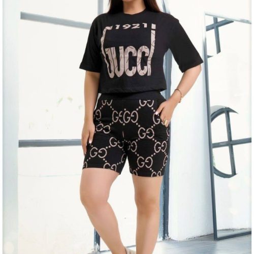 ست کراپ شورتک گوجی کد 137479 - خرید ست تاب شلوارک زنانه عمده