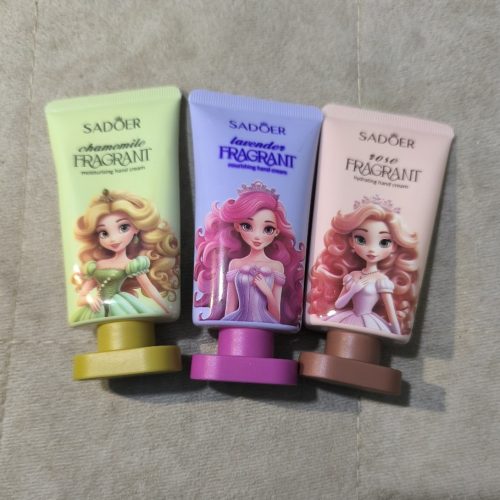 کرم مرطوب کننده عروسکی سادور کد 138502 - خرید کرم مرطوب کننده و نرم کننده عمده