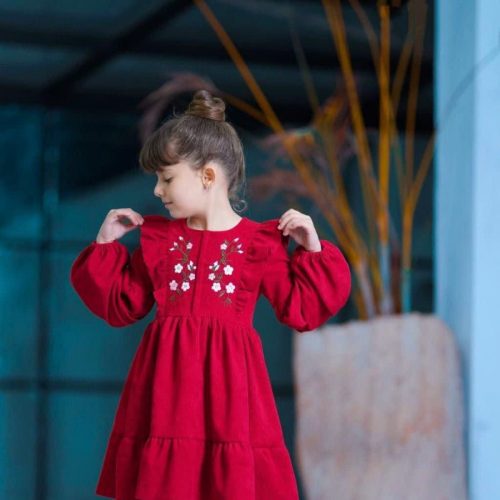 خرید عمده سارافون کتان دخترانه گلدوزی گل رز - سارافون دخترانه عمده