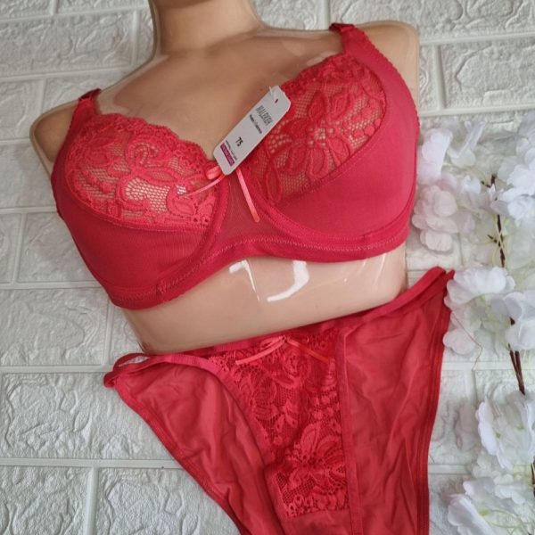 فروش عمده ست فانتزی دانتل فنردار یاردی زنانه اعلاء - شورت و سوتین زنانه عمده