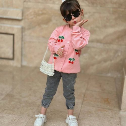 فروش عمده ژاکت بافت دخترانه طرح گیلاس کد 133384