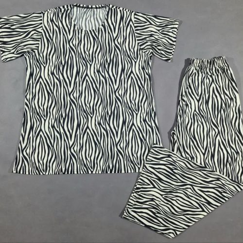 فروش عمده ست تیشرت و شلوار دامنی زنانه گورخری - ست تیشرت شلوار زنانه عمده