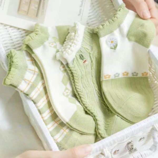 فروش عمده 🌱 جوراب مچی زنانه تم سبز گلدوزی - جوراب زنانه عمده