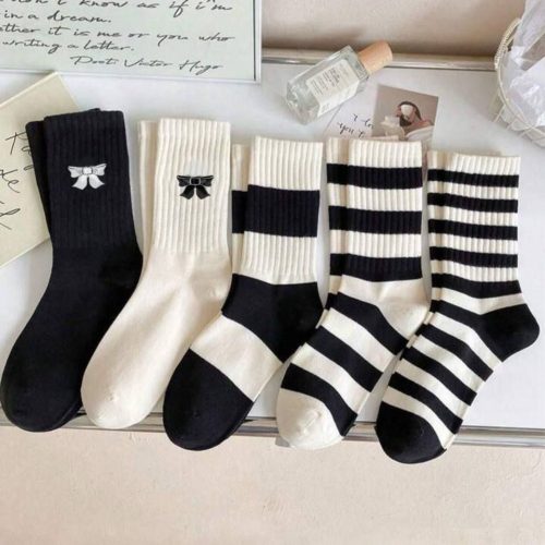 جوراب زنانه ساقدار ترکیبی گلدوزی پایپون خارجی کد 134006 - خرید جوراب زنانه عمده