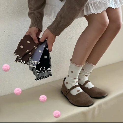 جوراب زنانه نیم ساق لب فر خال خالی خارجی کد 137413 - خرید جوراب زنانه عمده